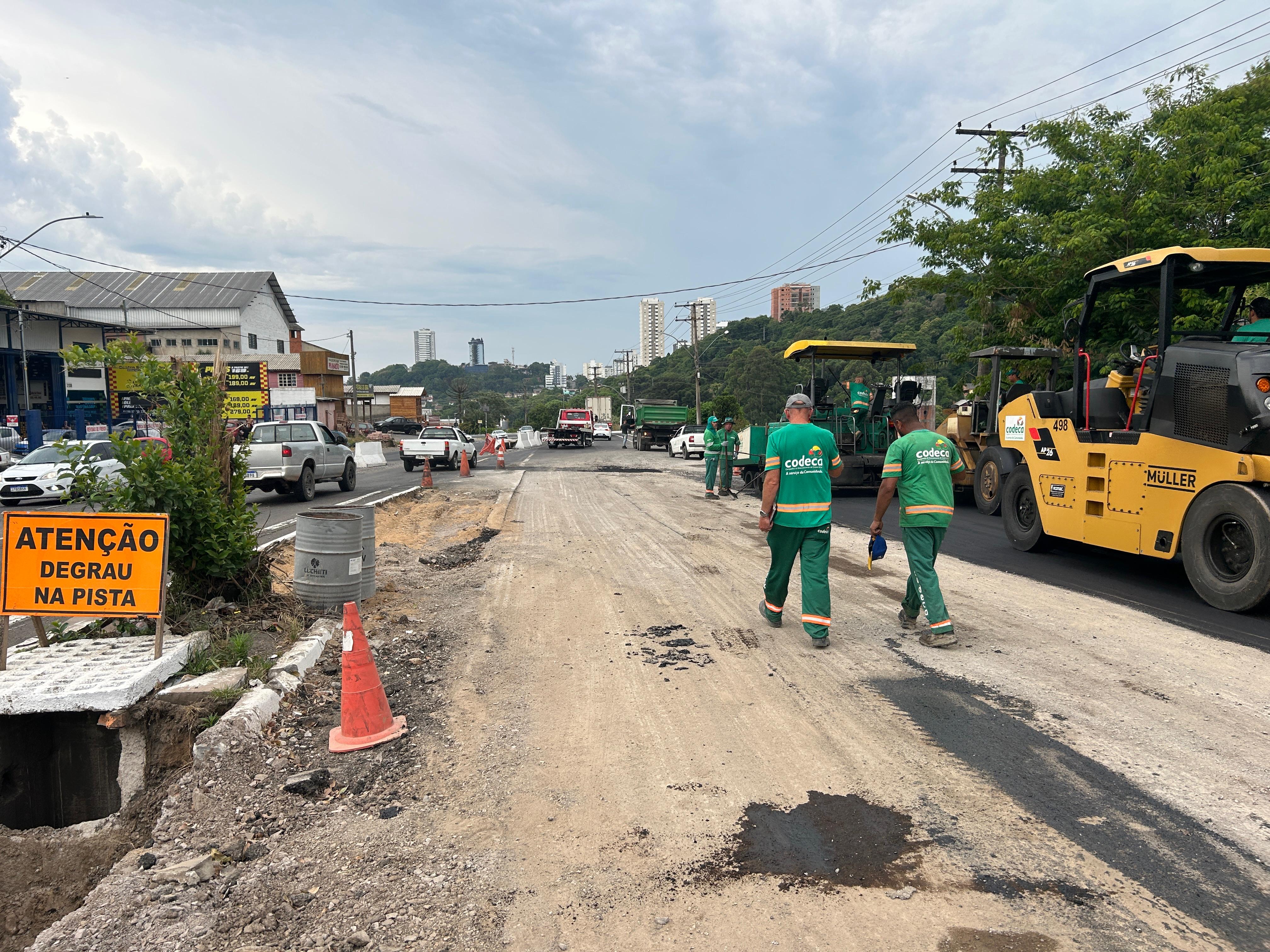 Pavimentação das pistas interditadas na BR-116 inicia em Caxias do Sul