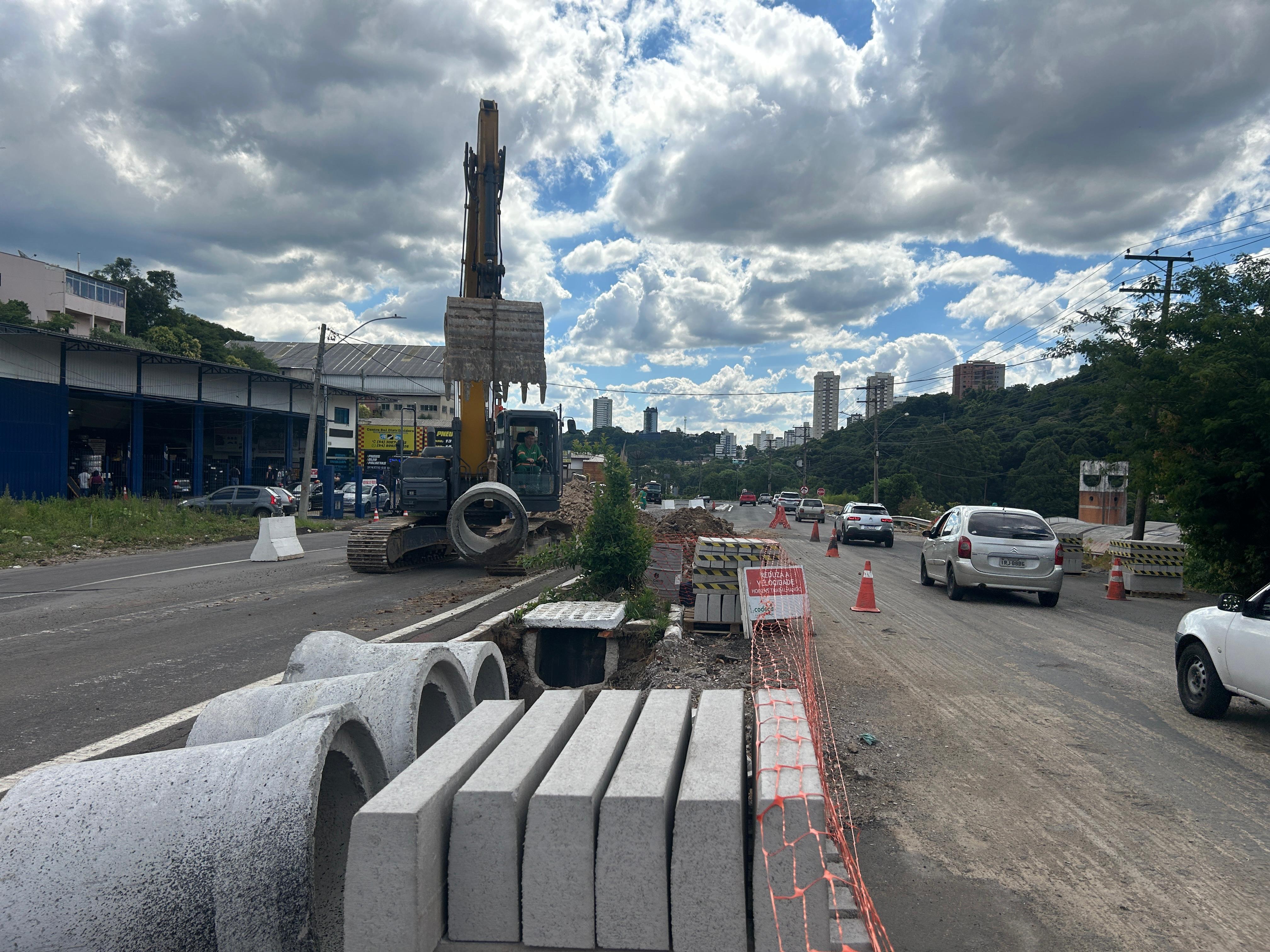 Obra do novo acesso ao bairro Planalto avança e faixa da BR-116 é liberada em Caxias do Sul