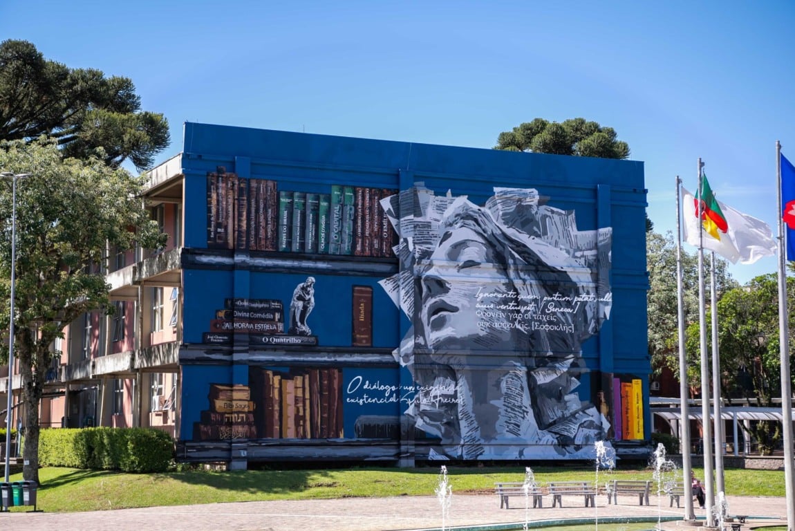 Programação do Festival inclui a inauguração do mural A Humanidade pelas Letras, pintado pelo artista Gustavo Gomes na fachada do Bloco E
(Foto: Bruno Zulian/Divulgação) Programação do Festival inclui a inauguração do mural A Humanidade pelas Letras, pintado pelo artista Gustavo Gomes na fachada do Bloco E
(Foto: Bruno Zulian/Divulgação)