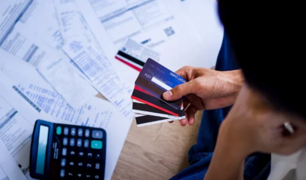 Endividamento das famílias no RS atinge 85% em novembro, aponta pesquisa