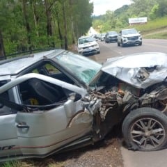Colis&atilde;o entre ve&iacute;culos na Rota do Sol gera congestionamento e acidente secund&aacute;rio
