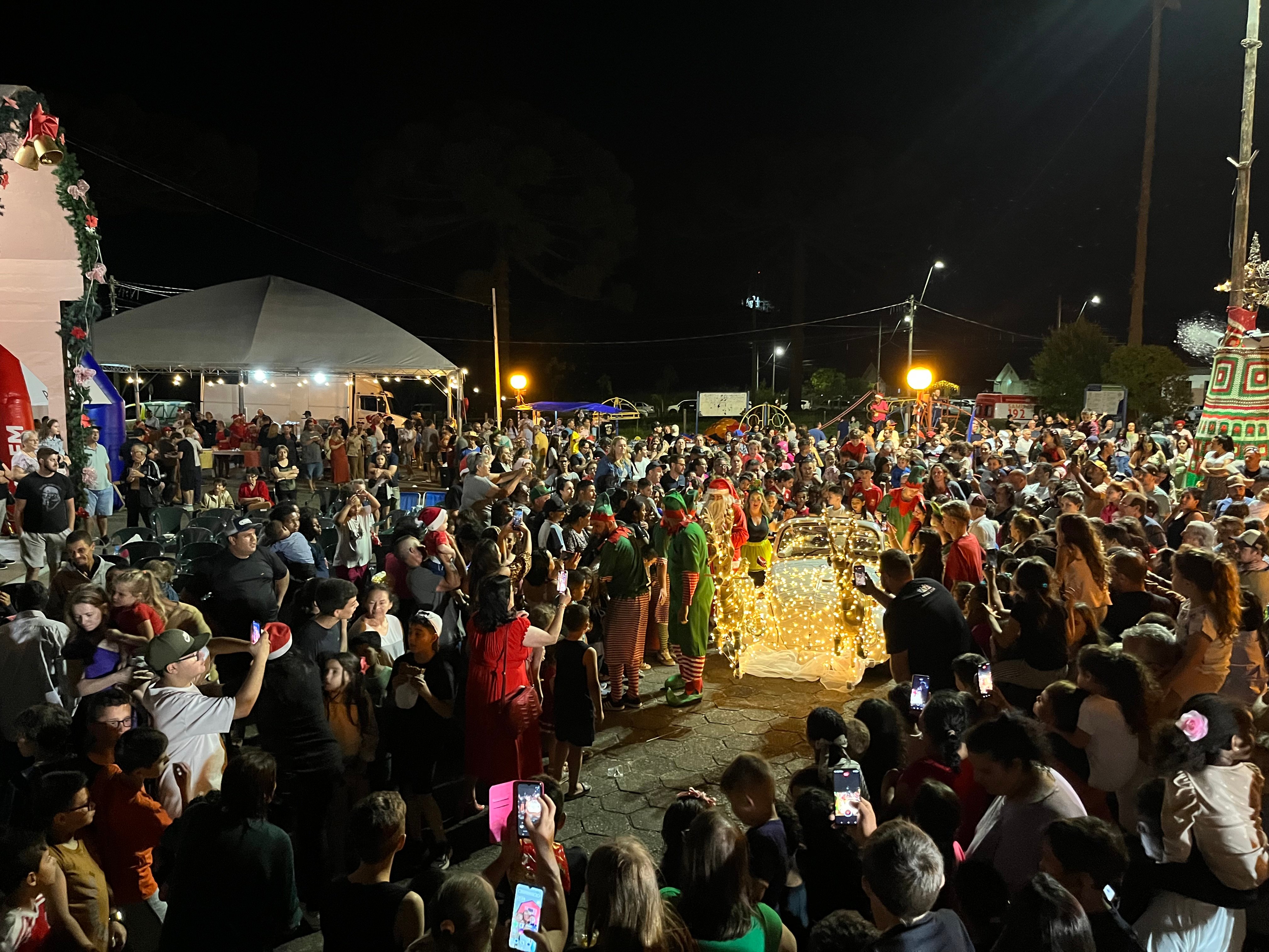 Projeto Viva com Amor levou alegria e diversão ao Natal Divino de Vila Seca, em Caxias do Sul