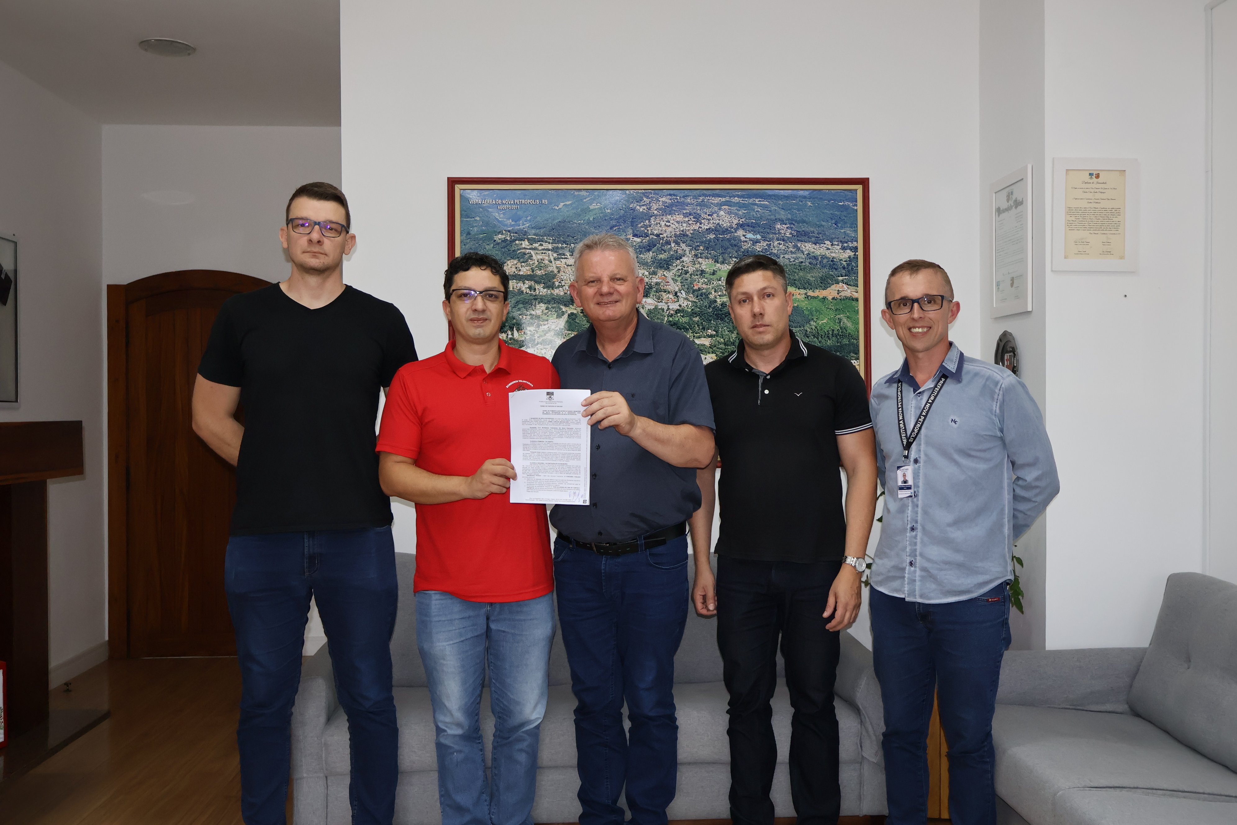 Prefeitura de Nova Petrópolis renova parceria com Bombeiros Voluntários para 2026