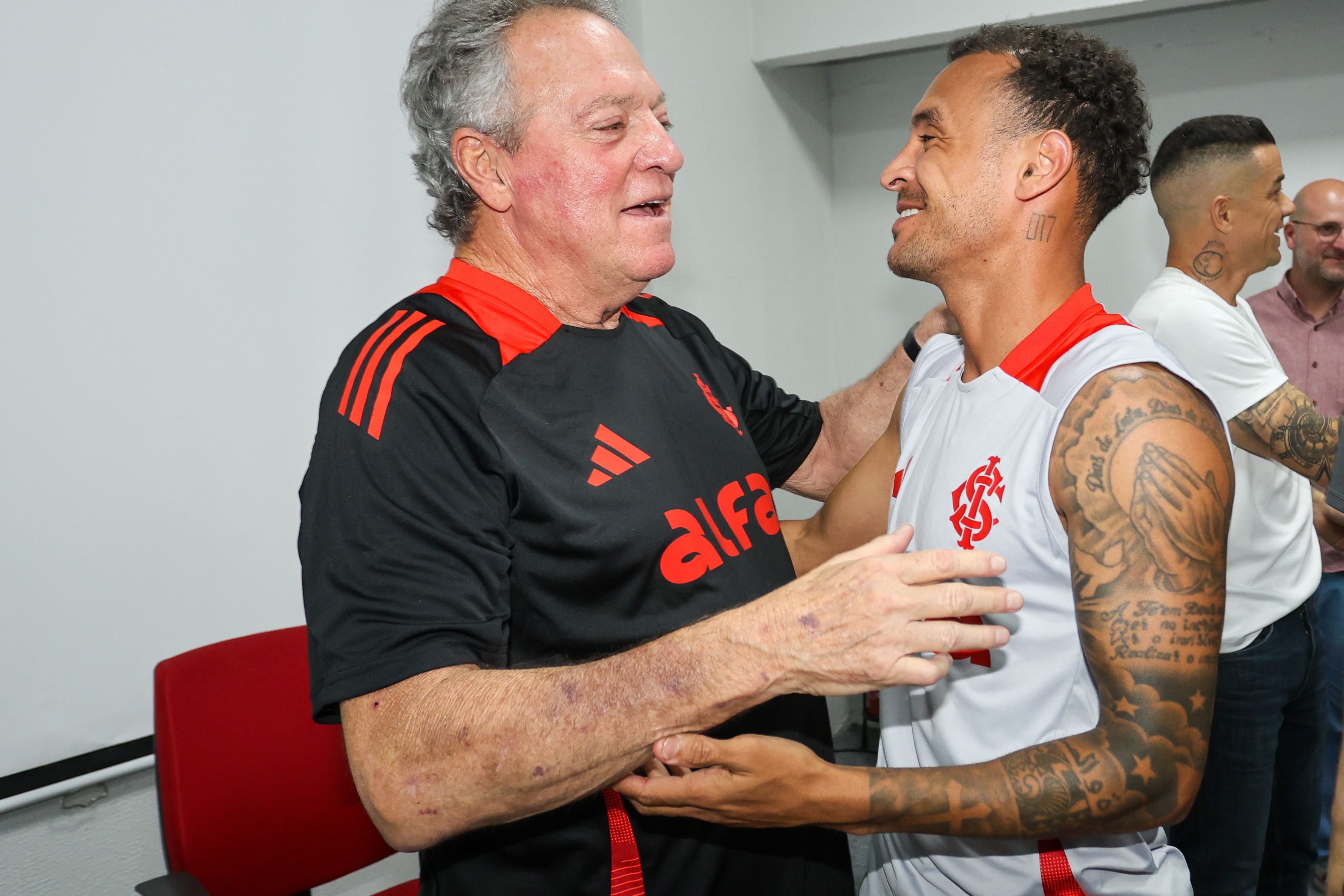 Técnico Abel Braga não terá remuneração para comandar o Inter