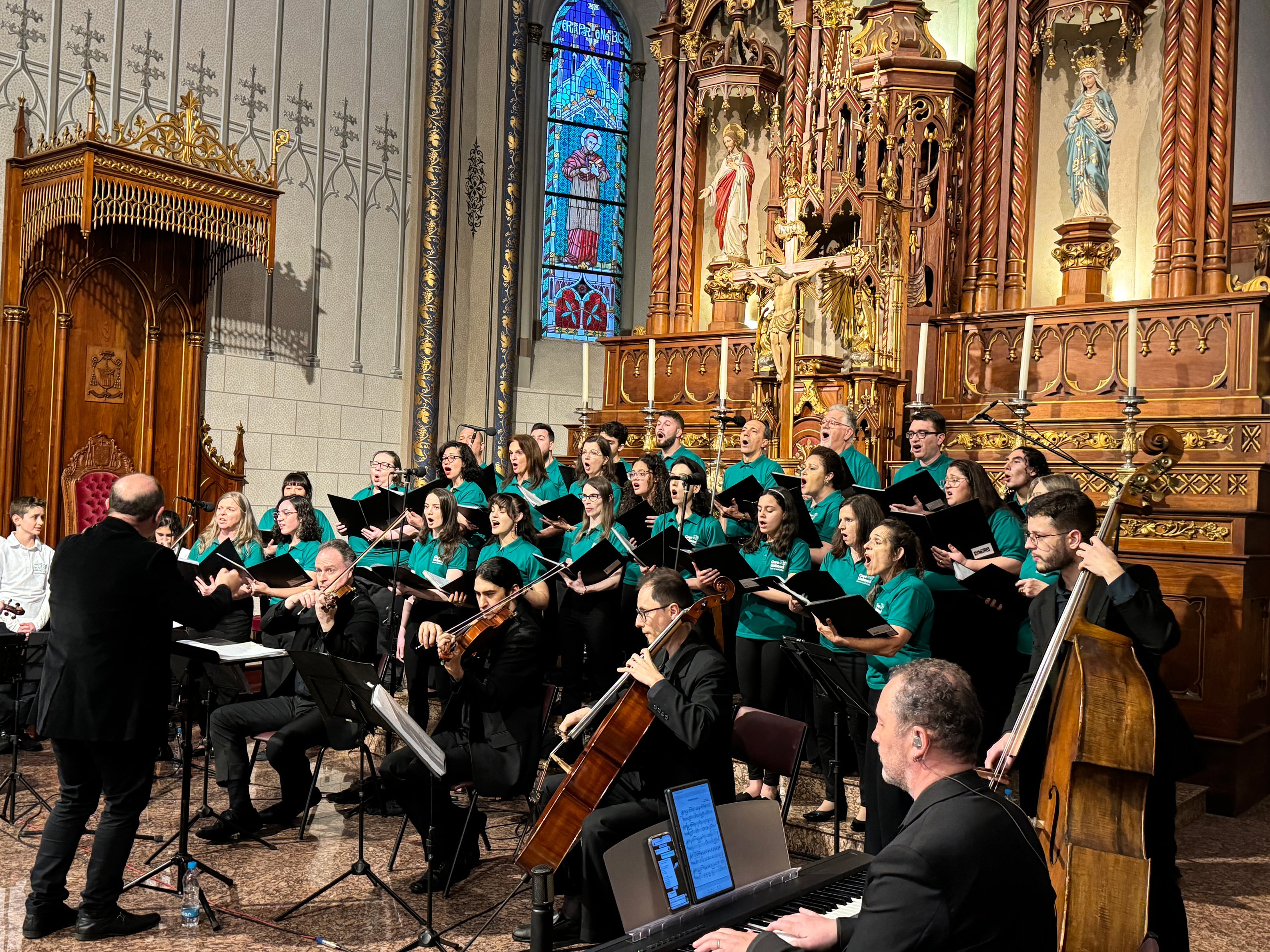 Coro Unimed Serra Gaúcha promove Missa Natalina e Noite Luminosa em três cidades
