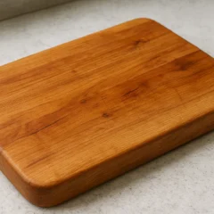 Saiba como hidratar tábuas de madeira e eliminar bactérias ao mesmo tempo