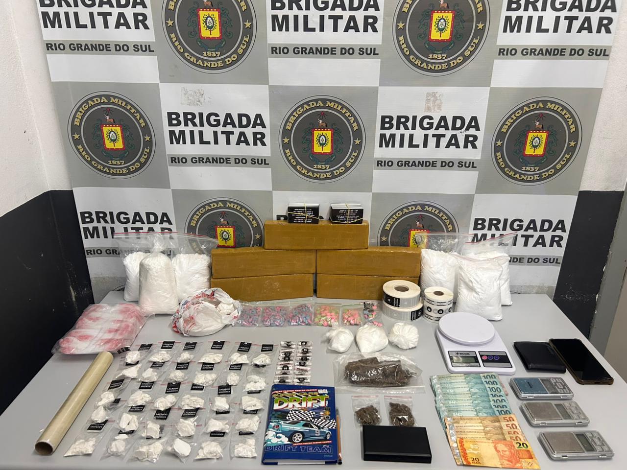 Choque desmonta ponto de tráfico de drogas no bairro Desvio Rizzo, em Caxias do Sul