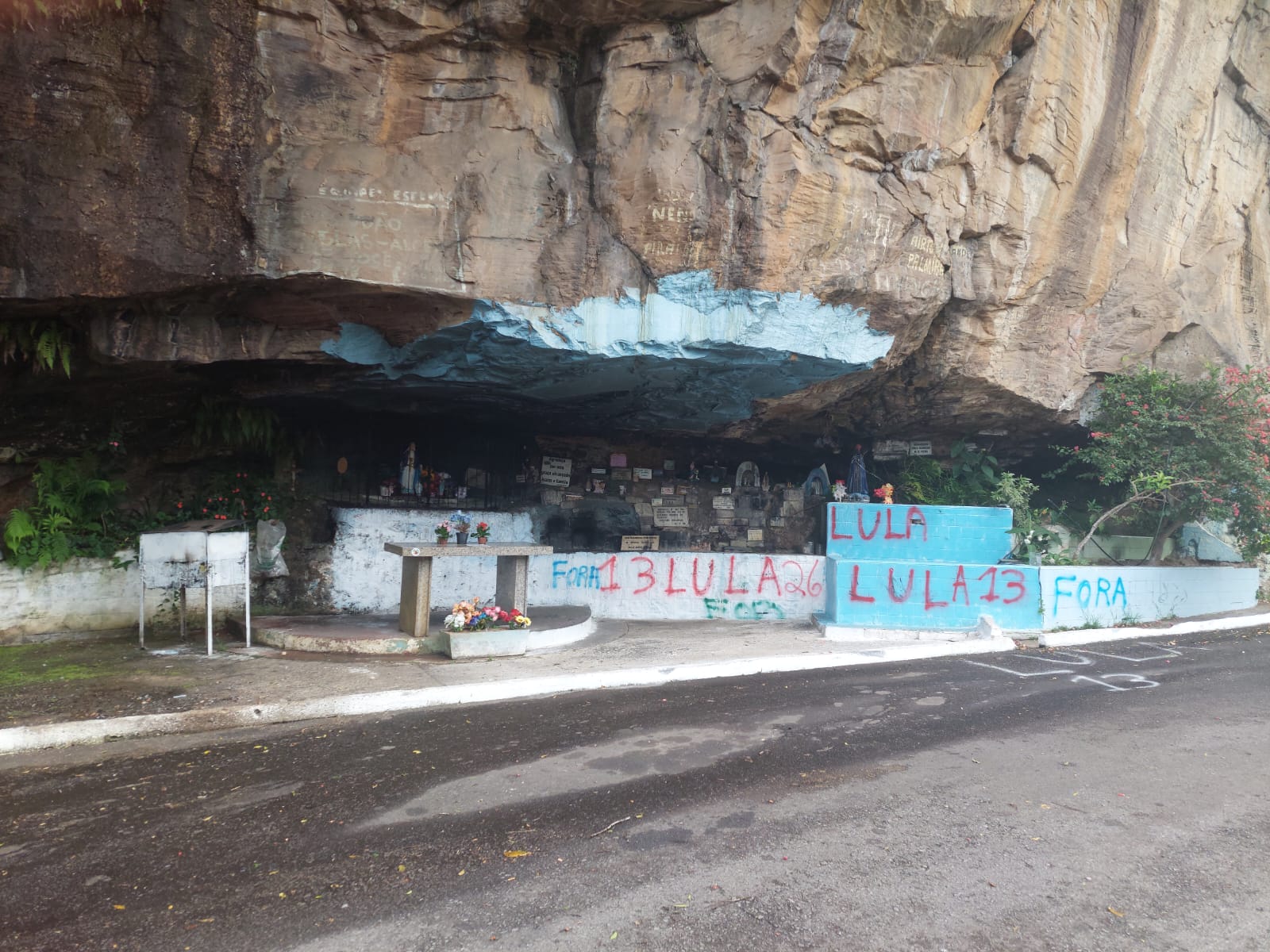 Grutinha na BR-116, entre Caxias do Sul e São Marcos, sofre novo ato de vandalismo