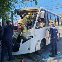 Veículo teria ficado sem freios. Um colega conseguiu parar o trânsito e evitar uma tragédia maior.  (Foto: Robinho/Grupo RSCOM)