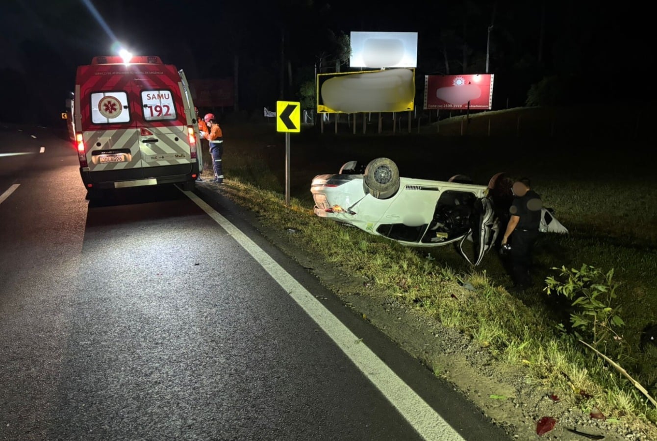 Homem sofre fratura em capotamento na ERS-122, em Farroupilha