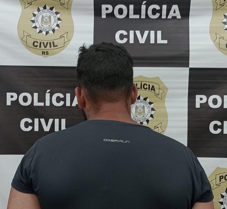 Foragido a caminho do Paraná é preso em ônibus na rodoviária de Farroupilha