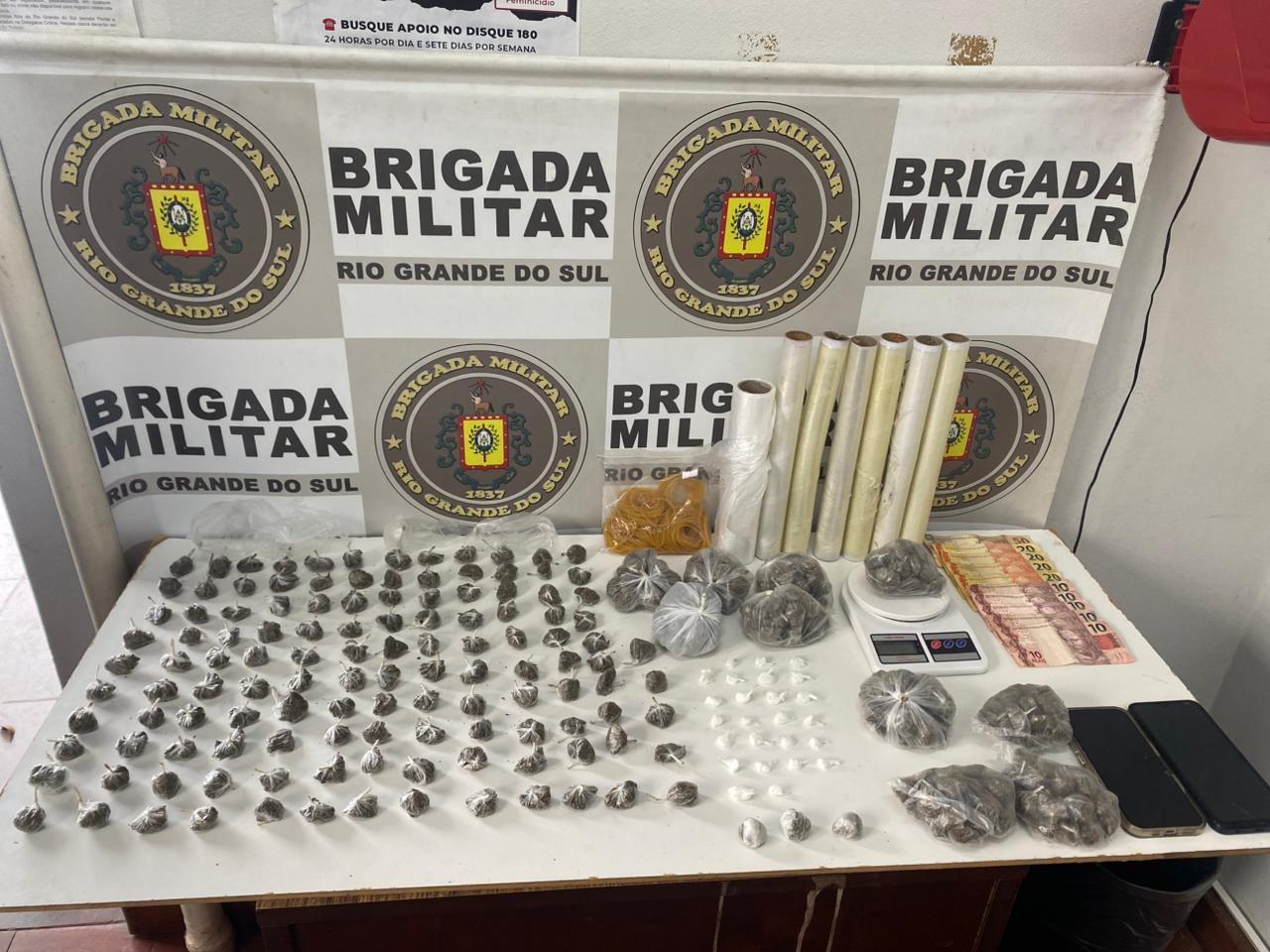 Adolescente é apreendido com 377 porções de maconha em Farroupilha