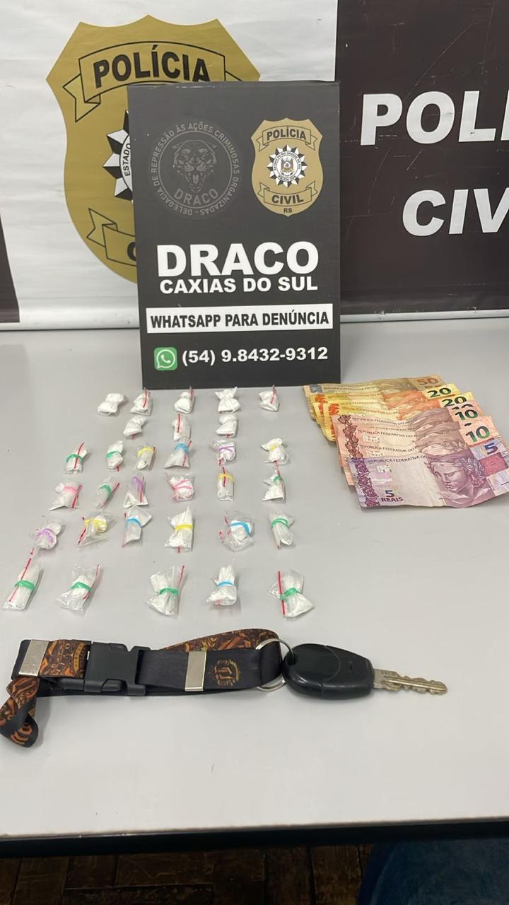Mulher é presa por tráfico de drogas durante tele-entrega em Caxias do Sul
