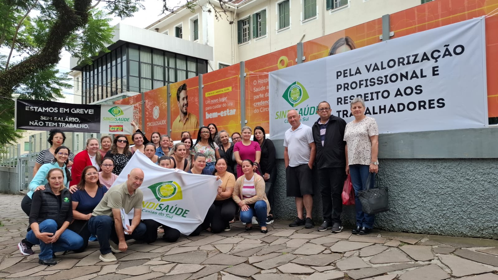 Trabalhadores do Hospital Saúde, de Caxias do Sul, iniciam greve devido atraso no pagamento de salário