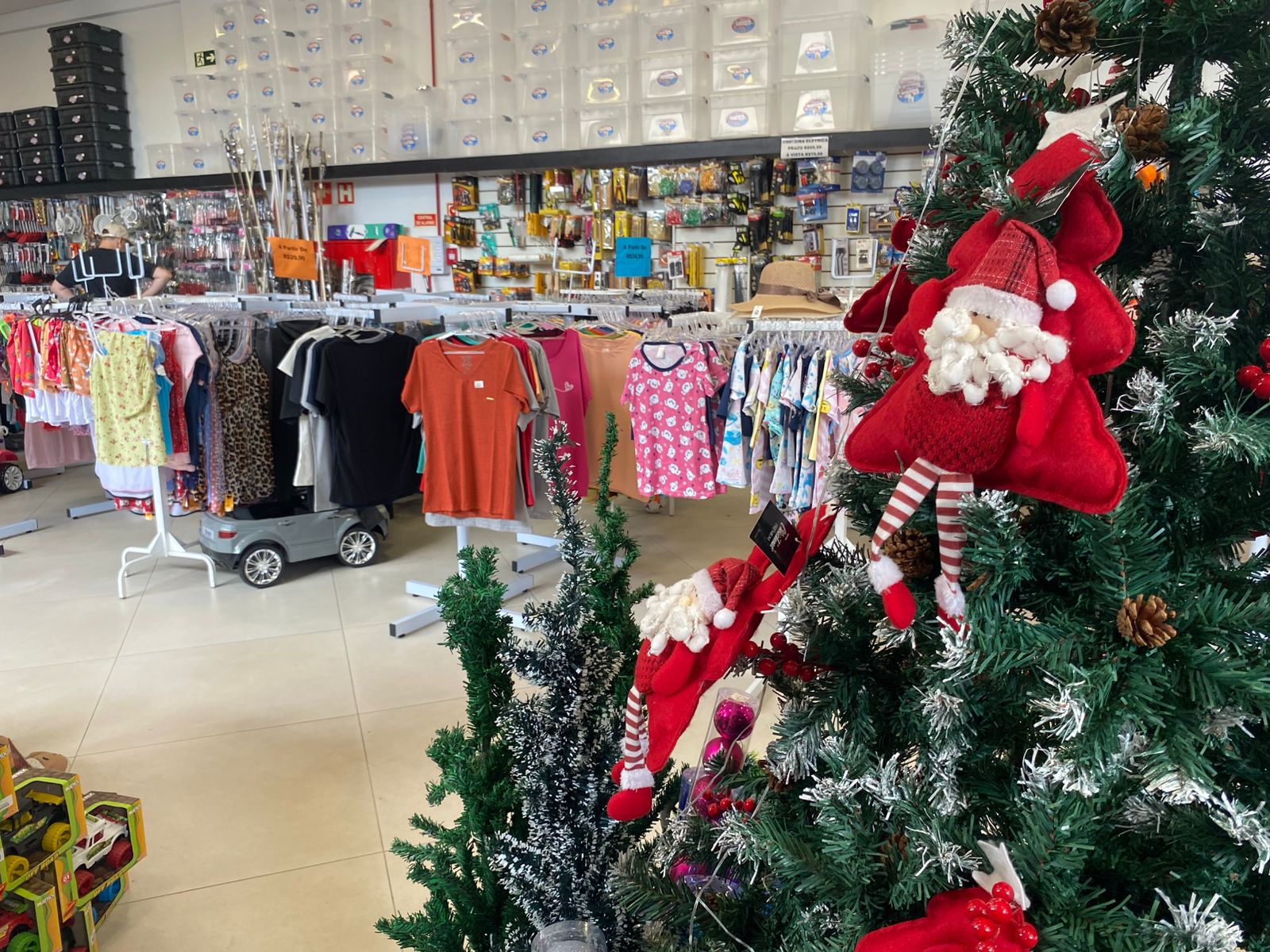 Consumidores de Farroupilha devem gastar até R$ 700 em presentes de Natal