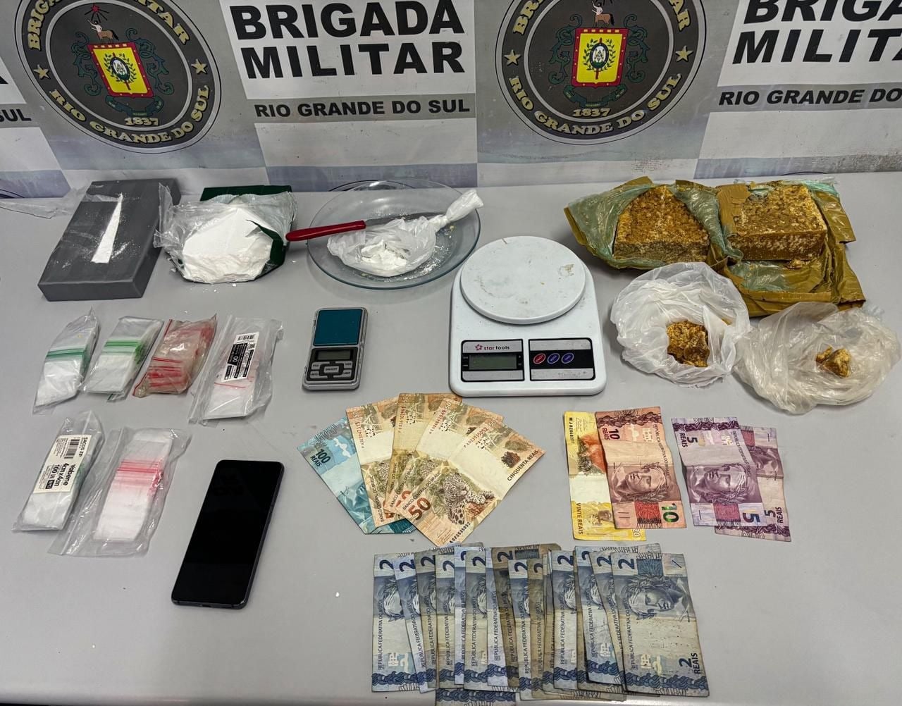 Homem é preso com 2,8 kg de drogas em Caxias do Sul