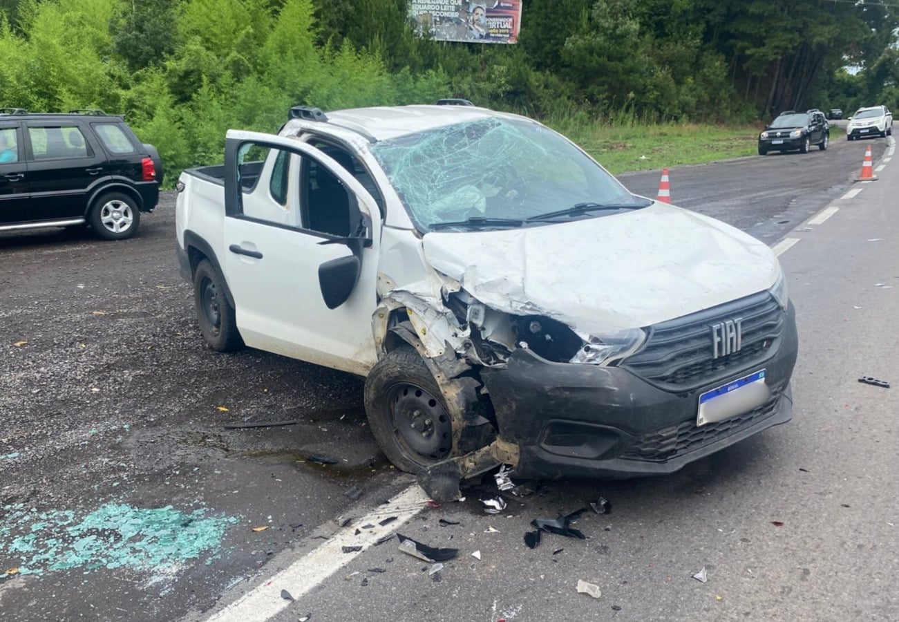 Acidente entre quatro veículos deixa uma pessoa ferida na RSC-453, em Farroupilha