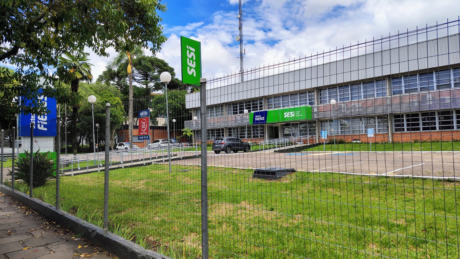 Corte no serviço de almoço do SESI Bento Gonçalves gera insegurança e sobrecarga para famílias de trabalhadores da indústria