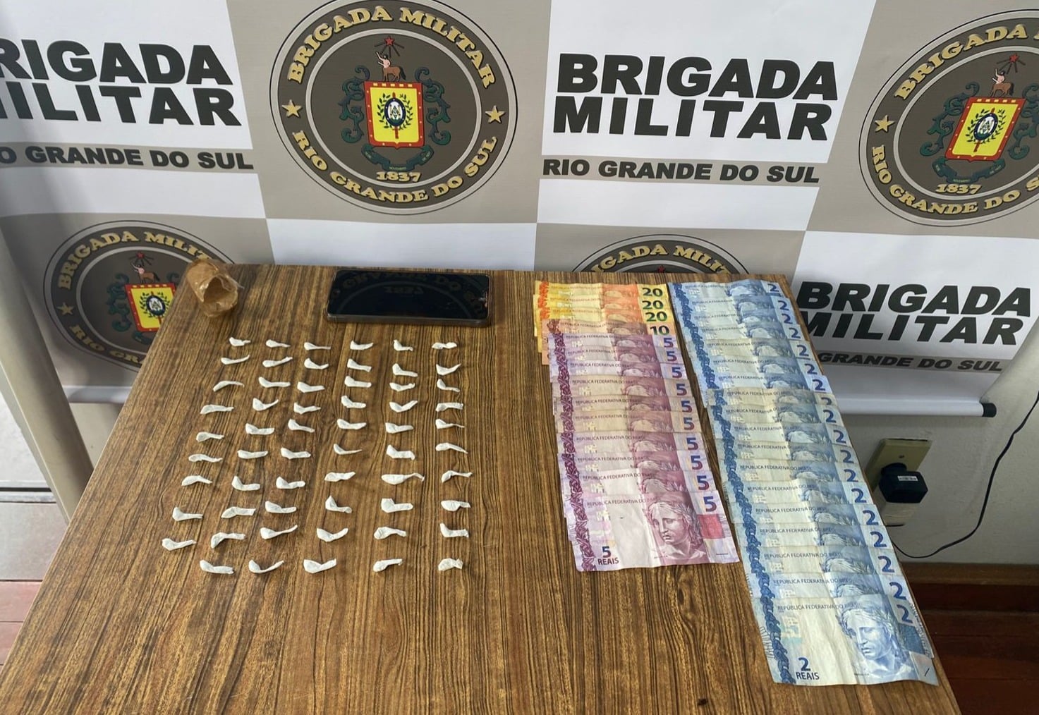Homem é preso com 59 porções de cocaína em Farroupilha