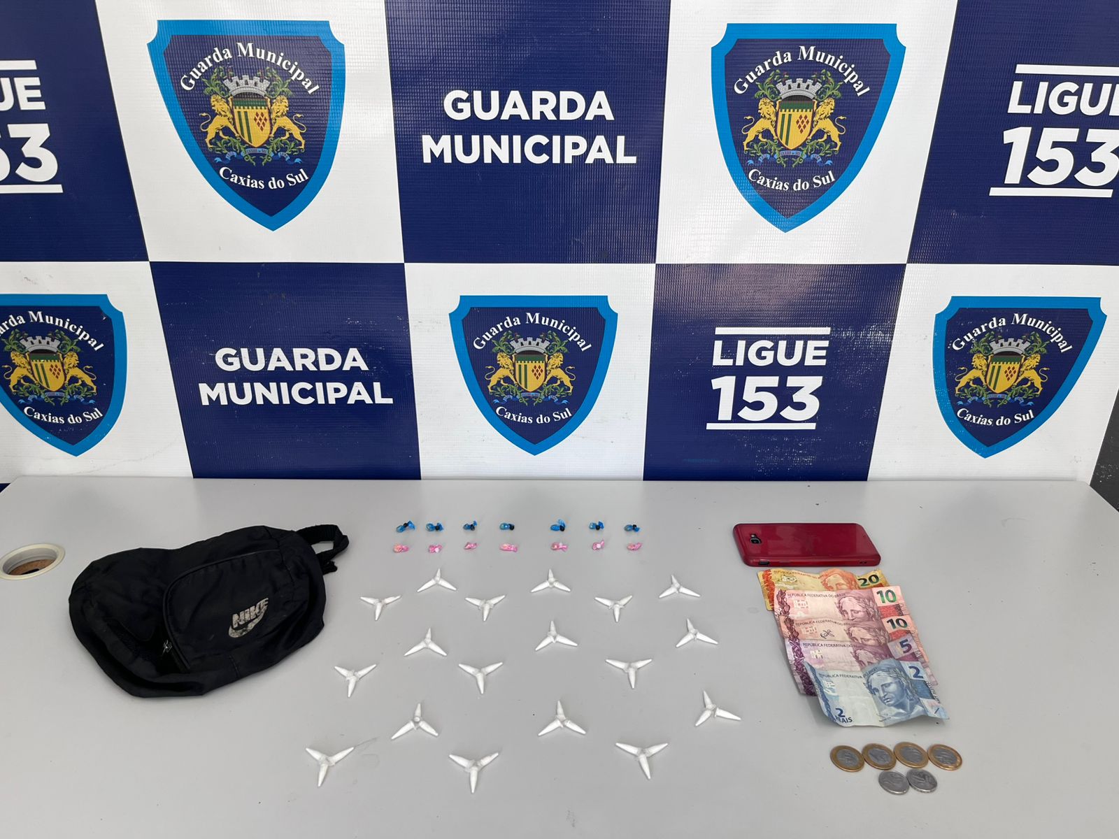 Homem é preso com crack e cocaína no bairro Santa Fé, em Caxias do Sul