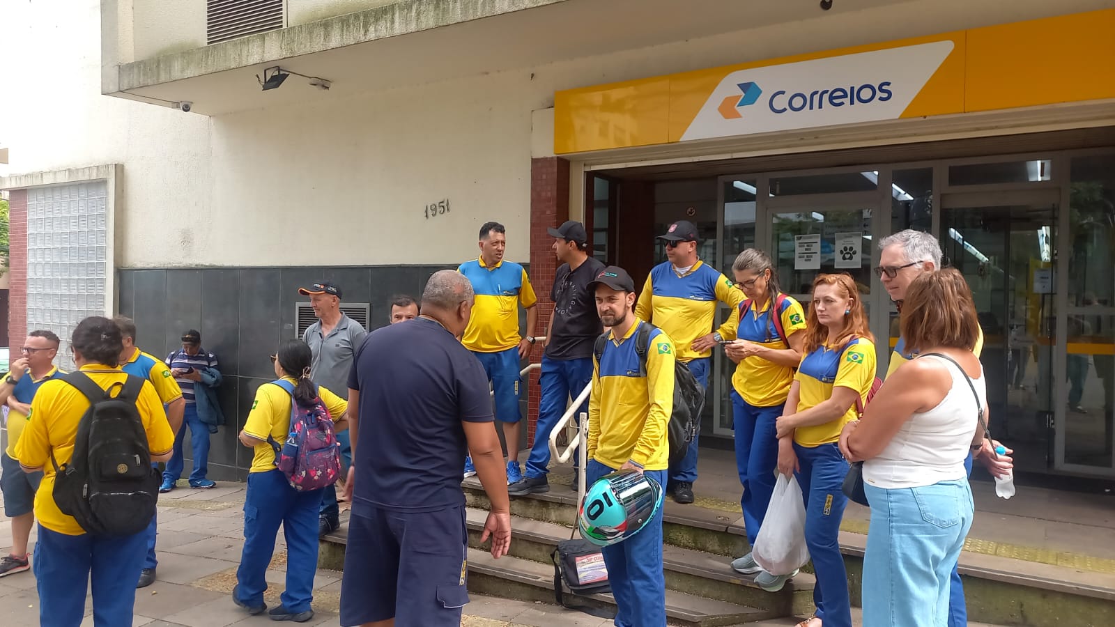 Correios completam 156 dias sem acordo coletivo e fazem greve em Caxias do Sul