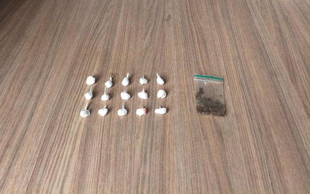 Dois jovens são presos com cocaína e maconha no bairro Aparecida, em Bento Gonçalves