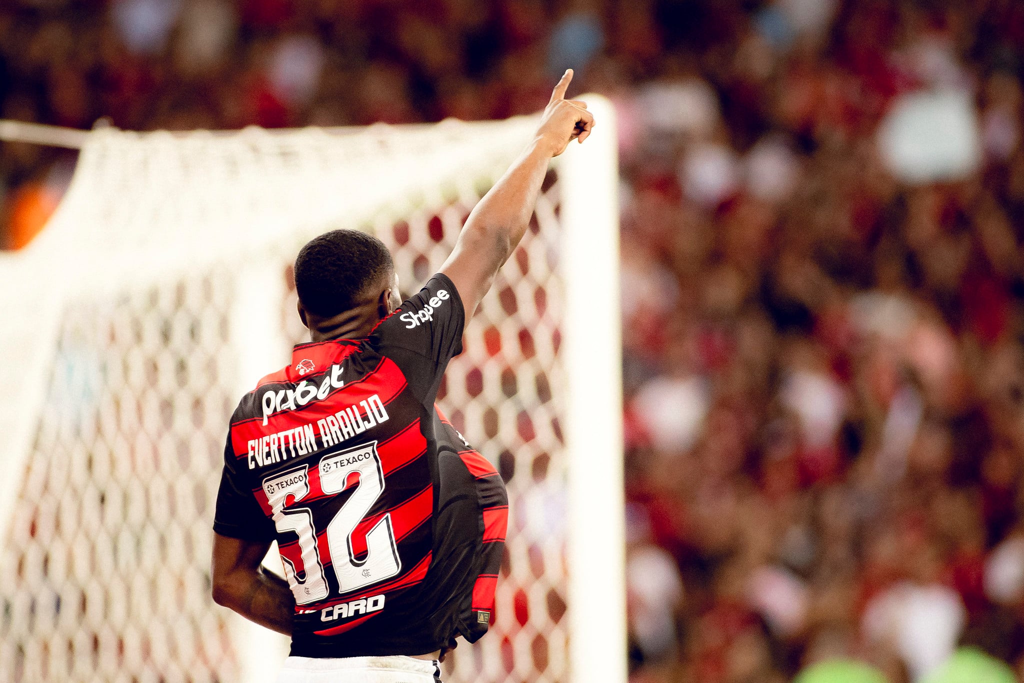 Grêmio busca contratação de volante do Flamengo