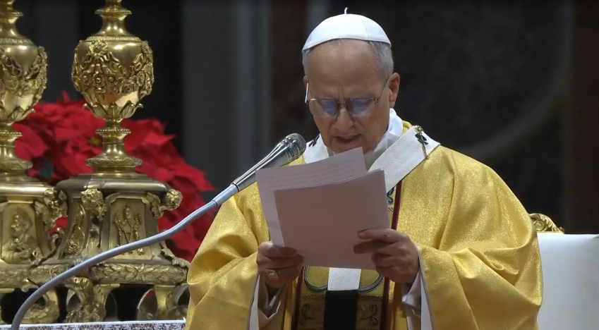 Papa Leão XIV faz apelo por “paz desarmada” em sua primeira celebração de Natal