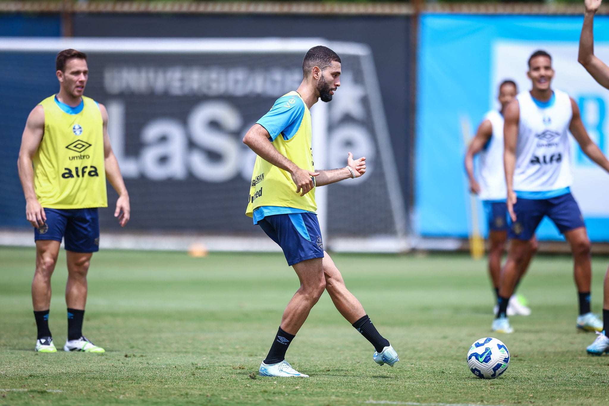 Grêmio enfrenta o Fluminense no último jogo em casa no Brasileirão