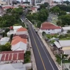 Rua Getúlio Vargas, no bairro Jardim Glória