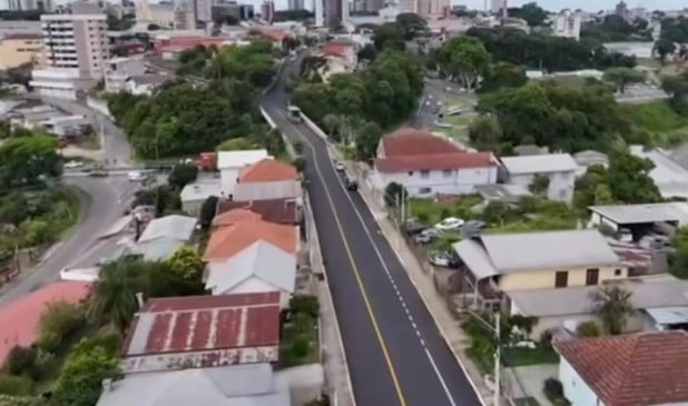 Rua Getúlio Vargas, no bairro Jardim Glória