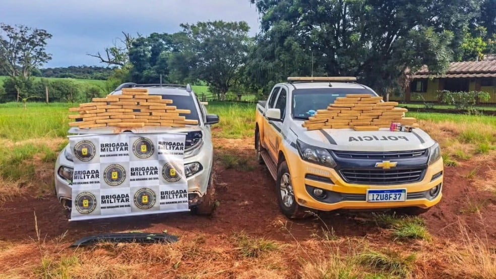 Foram apreendidos 67 tijolos de maconha, pesando um total de 47,450 kg. (Foto: CRBM) Foram apreendidos 67 tijolos de maconha, pesando um total de 47,450 kg. (Foto: CRBM)