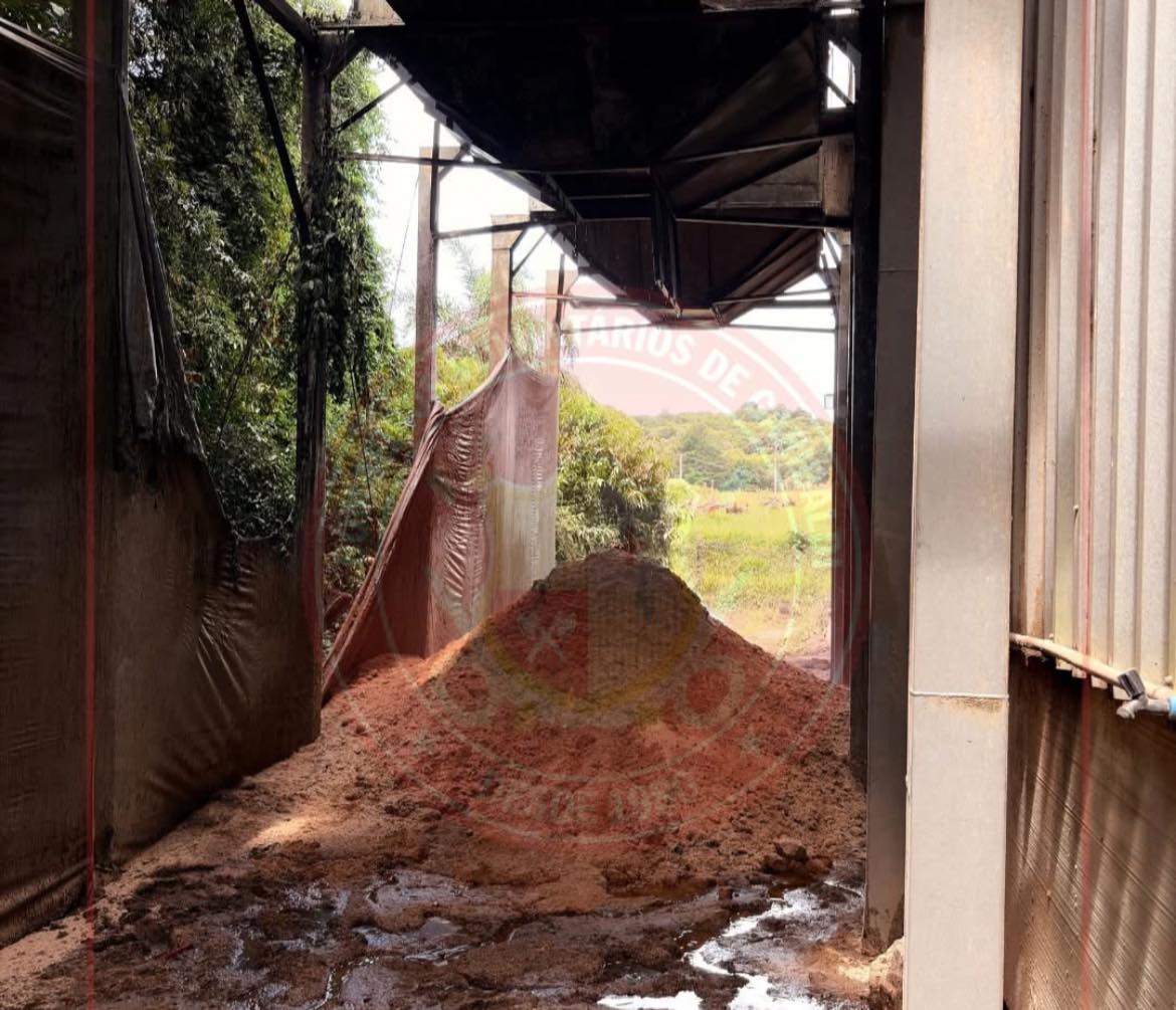 Bombeiros controlam novo princípio de incêndio em empresa de móveis de Garibaldi