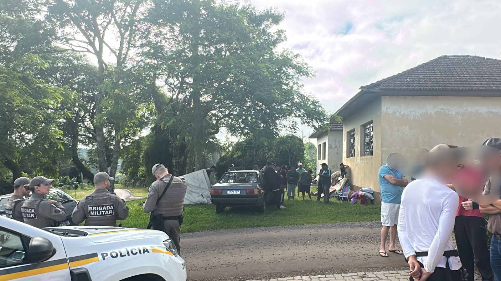 Indígenas ocupam prédio de escola desativada no interior de Pinto Bandeira