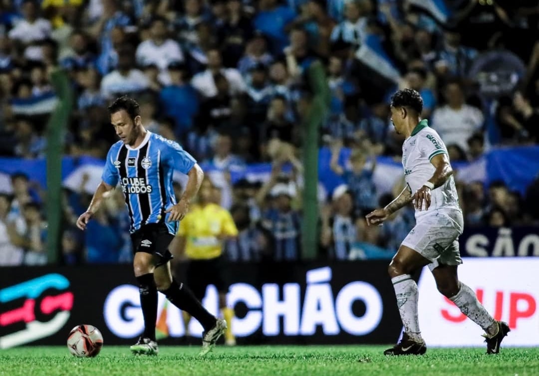 Grêmio goleia o Avenida e estreia com vitória no Campeonato Gaúcho