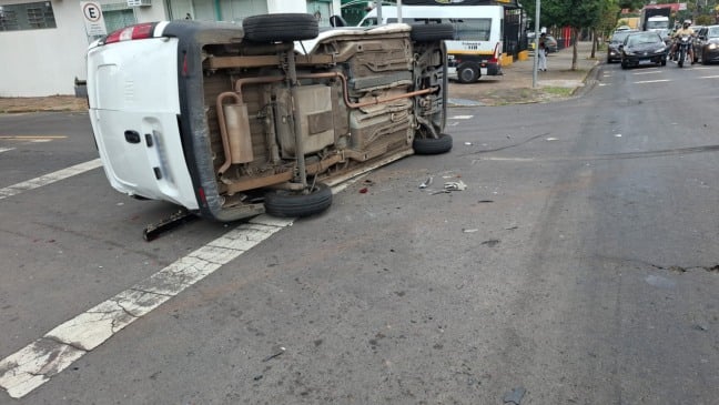 capotamento acidente avenida são leopoldo