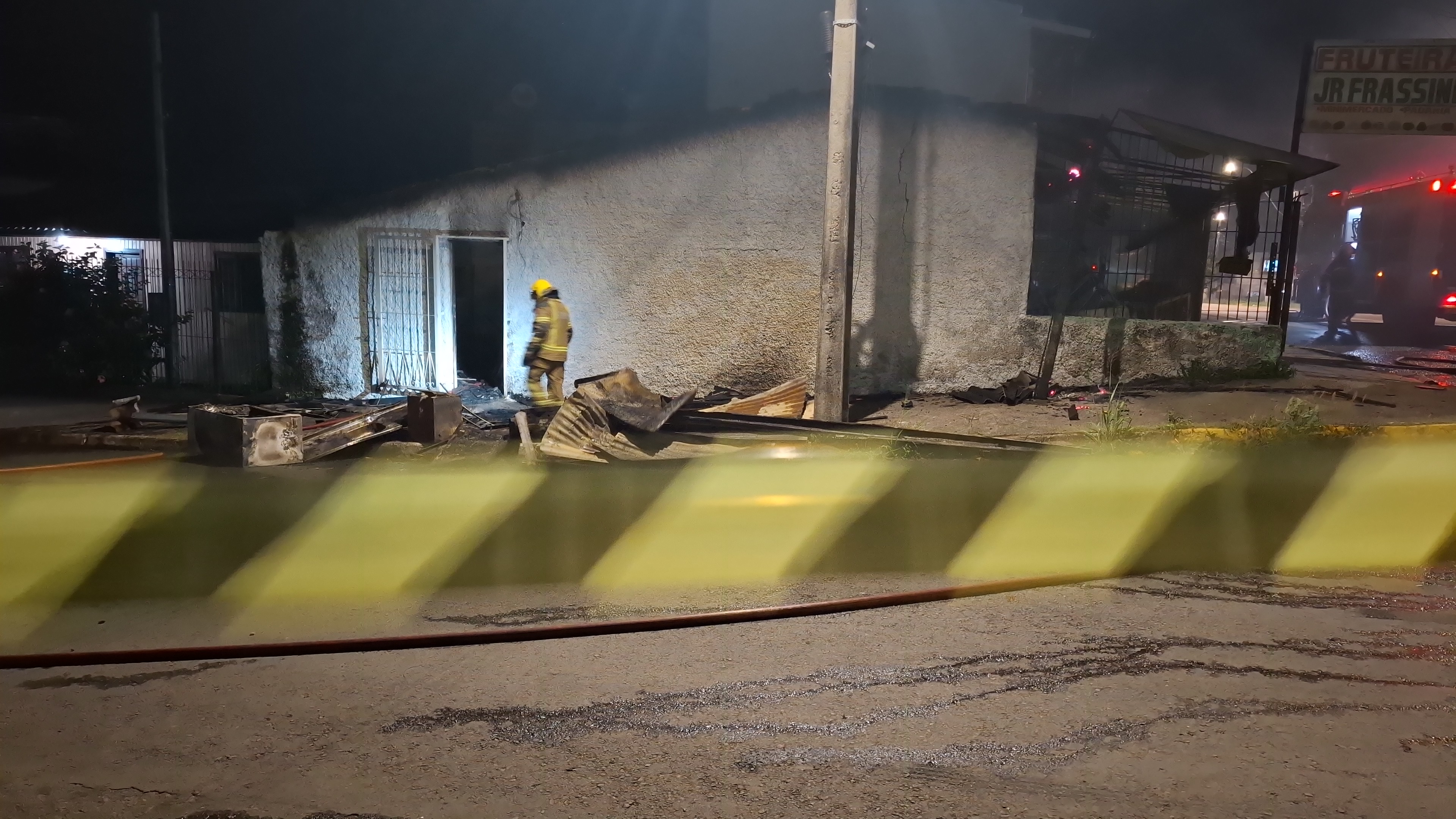 Incêndio atinge fruteira próxima ao aeroporto de Caxias do Sul