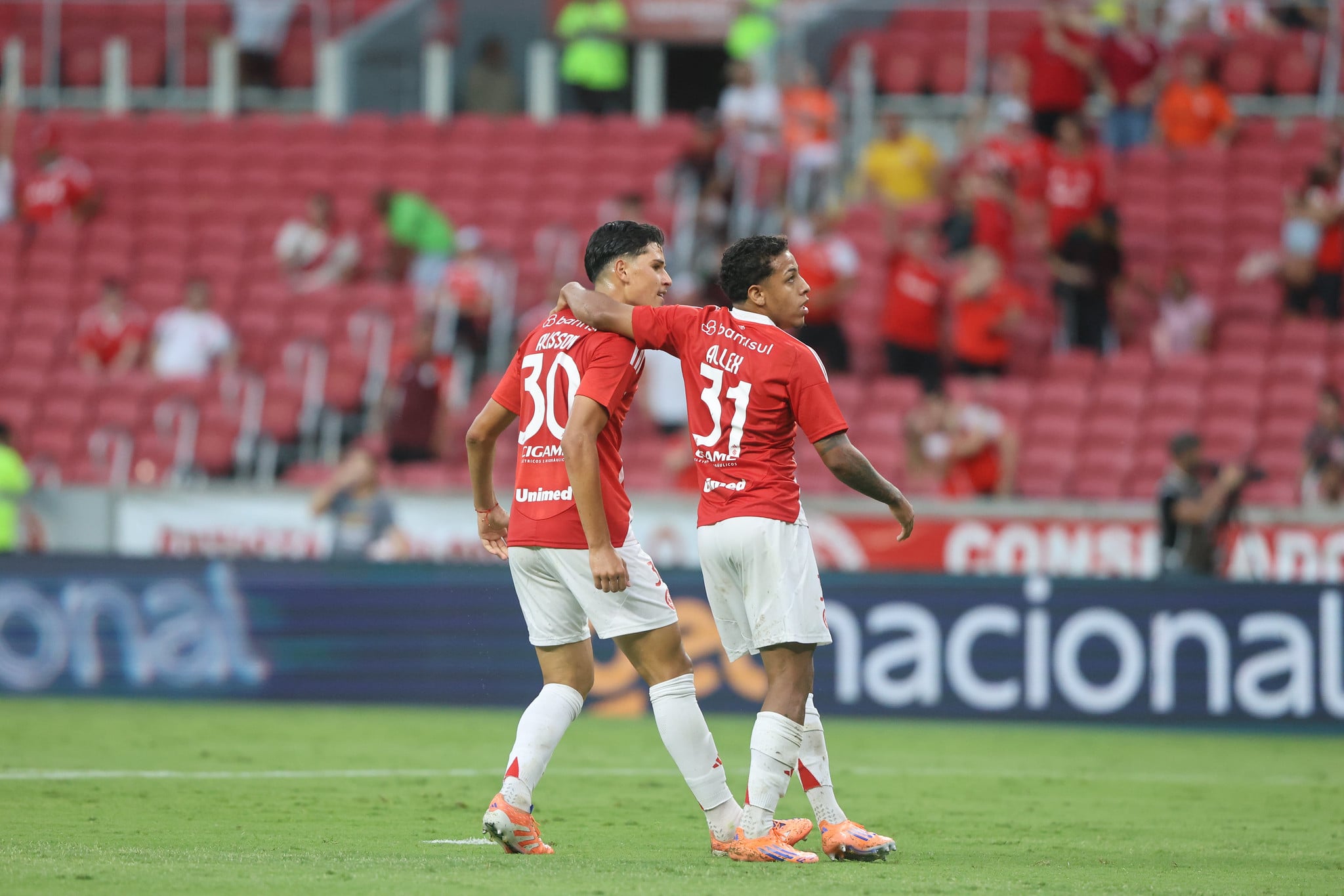 Inter vira no fim e vence o Novo Hamburgo na estreia pelo Campeonato Gaúcho