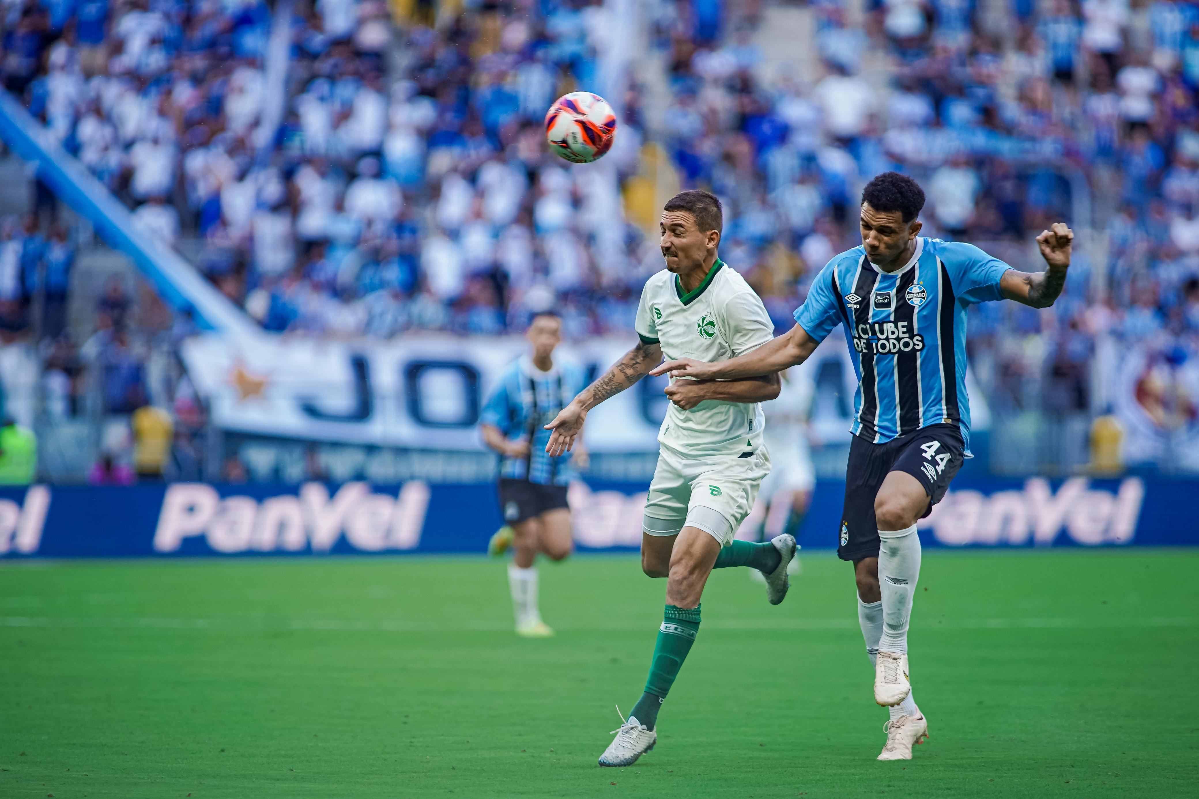 Juventude marca no fim, empata com o Grêmio e termina primeira fase do Gauchão invicto