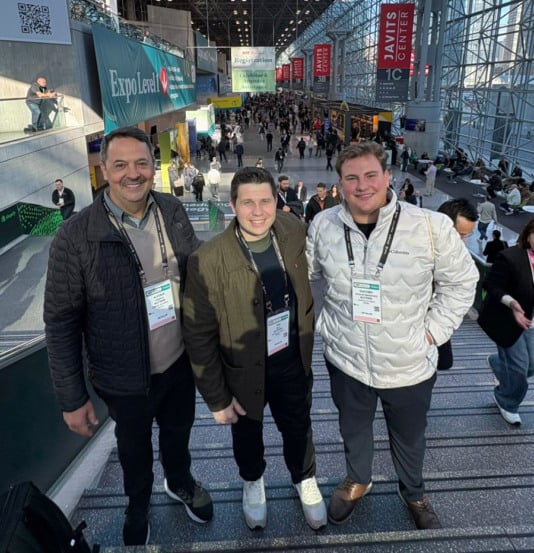 Equipe da Nutrire esteve na NRF conhecendo tendências - Alvonir Anderle, Diretor executivo; Yan Belo, gerente de marketing e P&D; Giacomo Simonaggio, coordenador de inteligência de mercado e pricing - Foto: Arquivo Pessoal