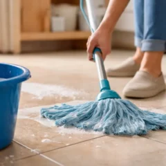 Por que especialistas recomendam adicionar sal na &aacute;gua para lavar o ch&atilde;o