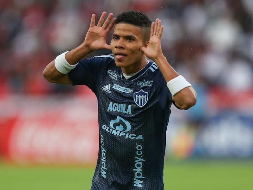 Grêmio negocia contratação de atacante colombiano