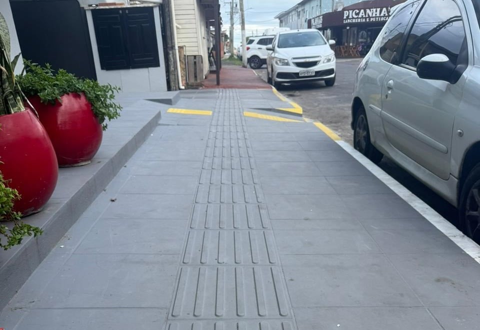 Prefeitura de Arroio do Sal vai notificar proprietários para limpeza de canteiros e construção de passeios públicos