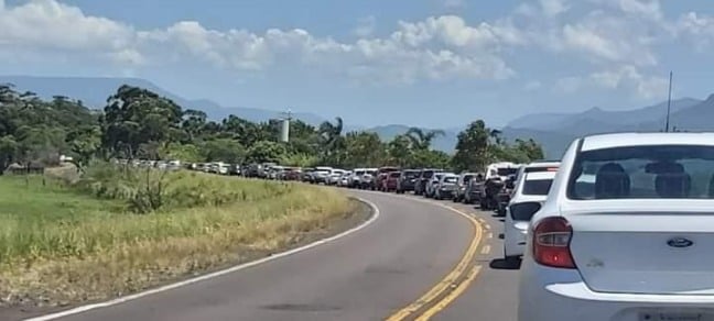 A recomendação é que os motoristas evitem os horários de pico. (Foto: Arquivo/Leouve)
