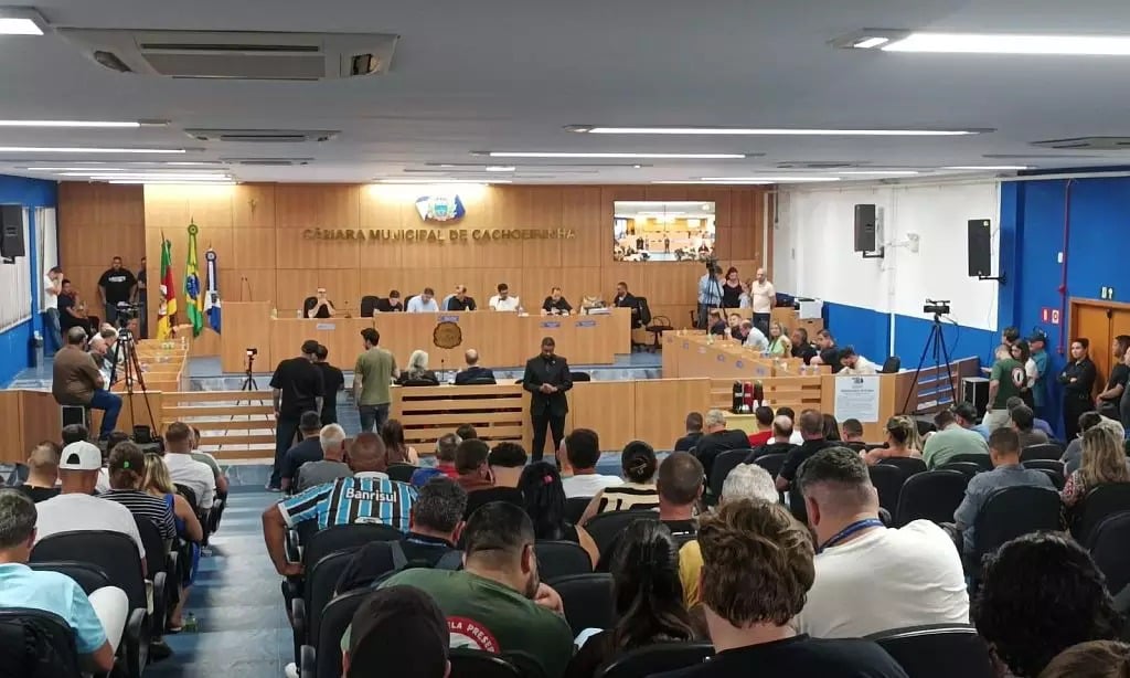 Câmara de Cachoeirinha cassa prefeito e vice