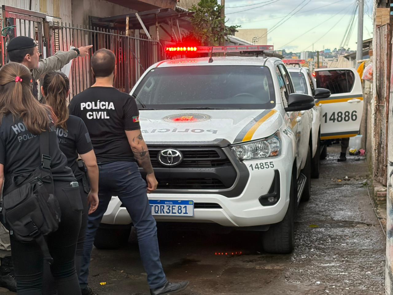 Operação da BM termina com um morto e quatro presos na Vila do Cemitério, em Caxias do Sul