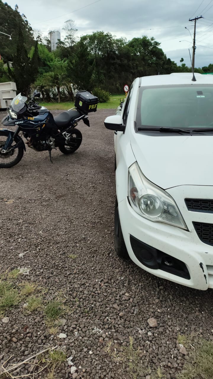 PRF retira de circulação veículos com dezenas de multas na Serra Gaúcha