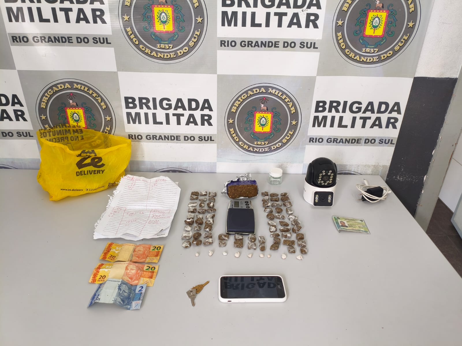 Traficante é preso em flagrante no bairro Kayser, em Caxias do Sul