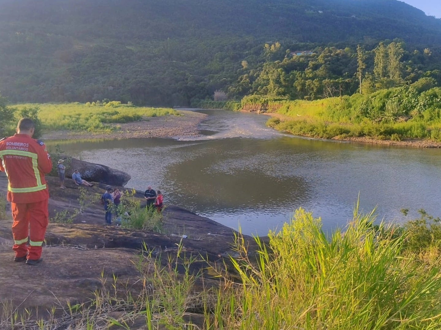Morador de Caxias do Sul morre afogado no Rio Caí, em Nova Petrópolis