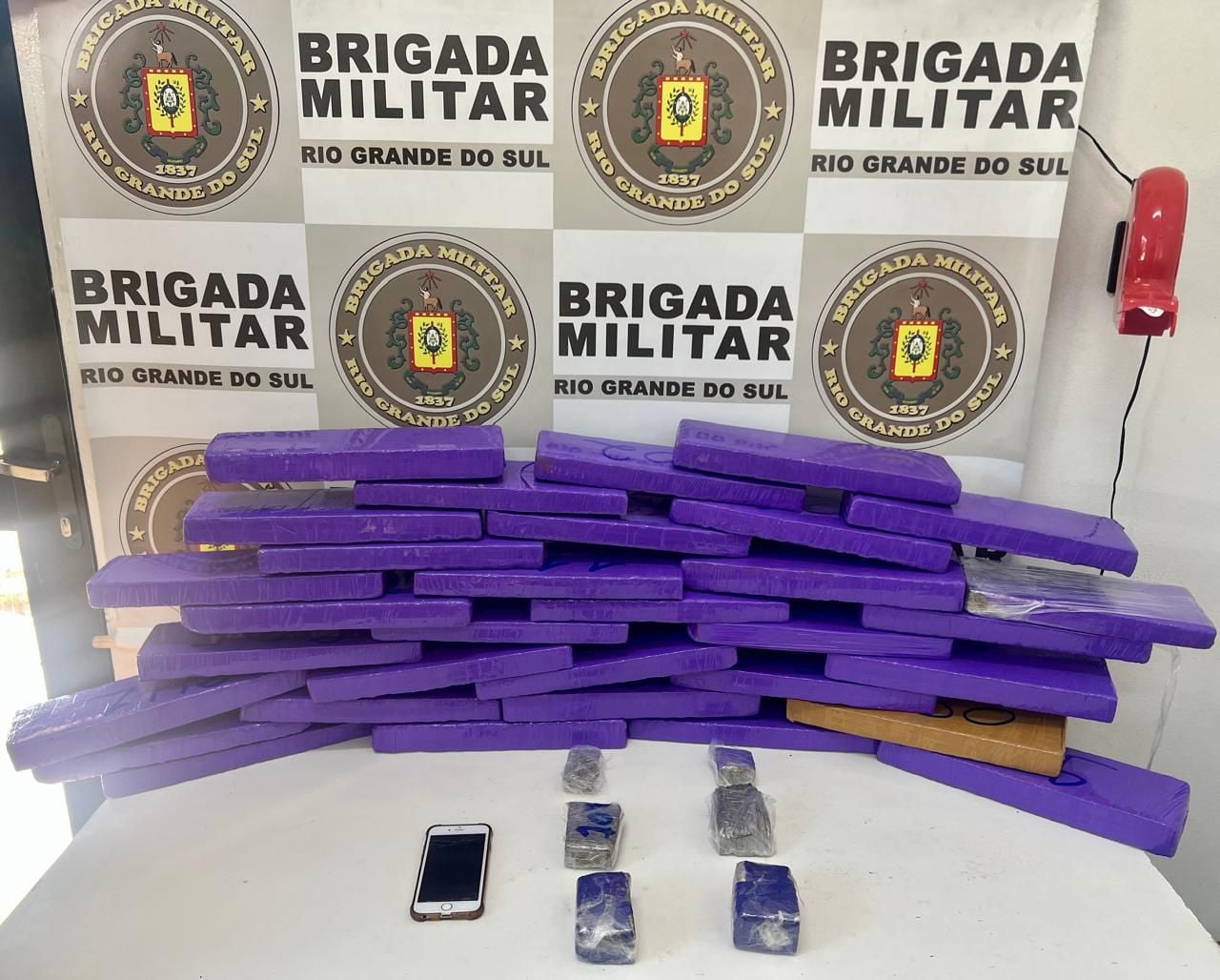 Adolescente é apreendido com 26 kg de maconha em Farroupilha